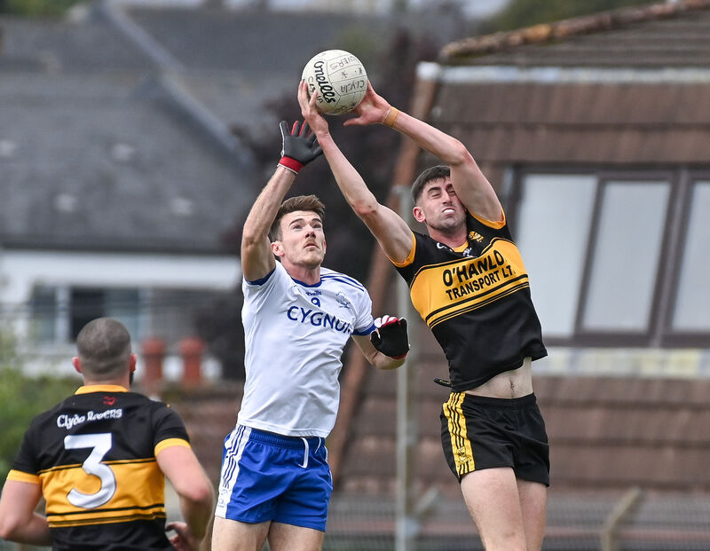 Clyda Rovers' Ben Nyhan goes high to win possession ahead of Cill na Martra's Gearoid O Goillidhe. Picture: David Keane. Clyda Rovers' Ben Nyhan goes high to win possession ahead of Cill na Martra's Gearoid O Goillidhe. Picture: David Keane.