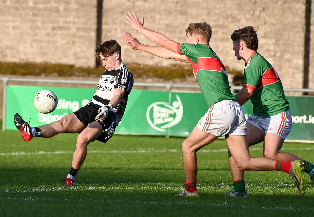  Donoughmore's Daniel Honohan shoots under pressure from Clonakilty's James Costello and Louis Kelleher during their Premier 2 MFC clash at the Mardyke. Picture: David Keane