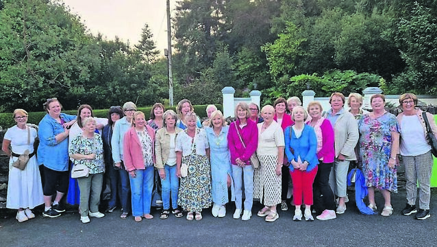 <p class="contextmenu internal_Caption">Some of the members of Clonakilty Women’s Shed who went on a trip to Killarney recently. </p>