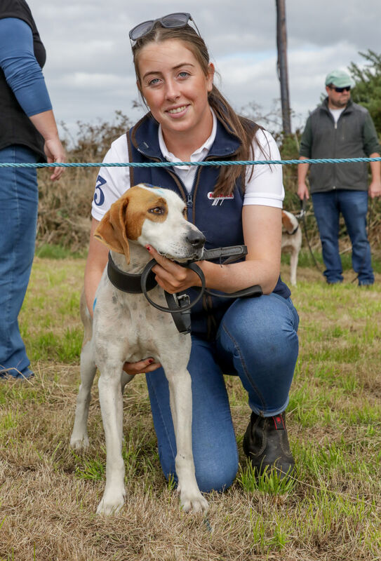 Kayla Mulcahy with Jess at the starting line. Picture: David Creedon