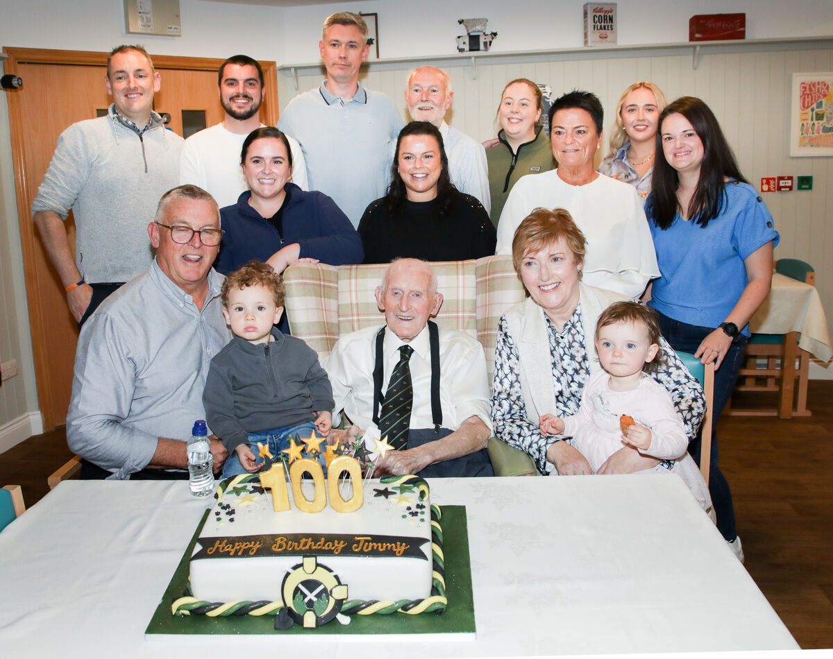 Jimmy Lynam with members of his family at his 100th birthday celebrations that took place at Care Choice in Ballynoe, Whites Cross, Cork.	Picture: David Creedon