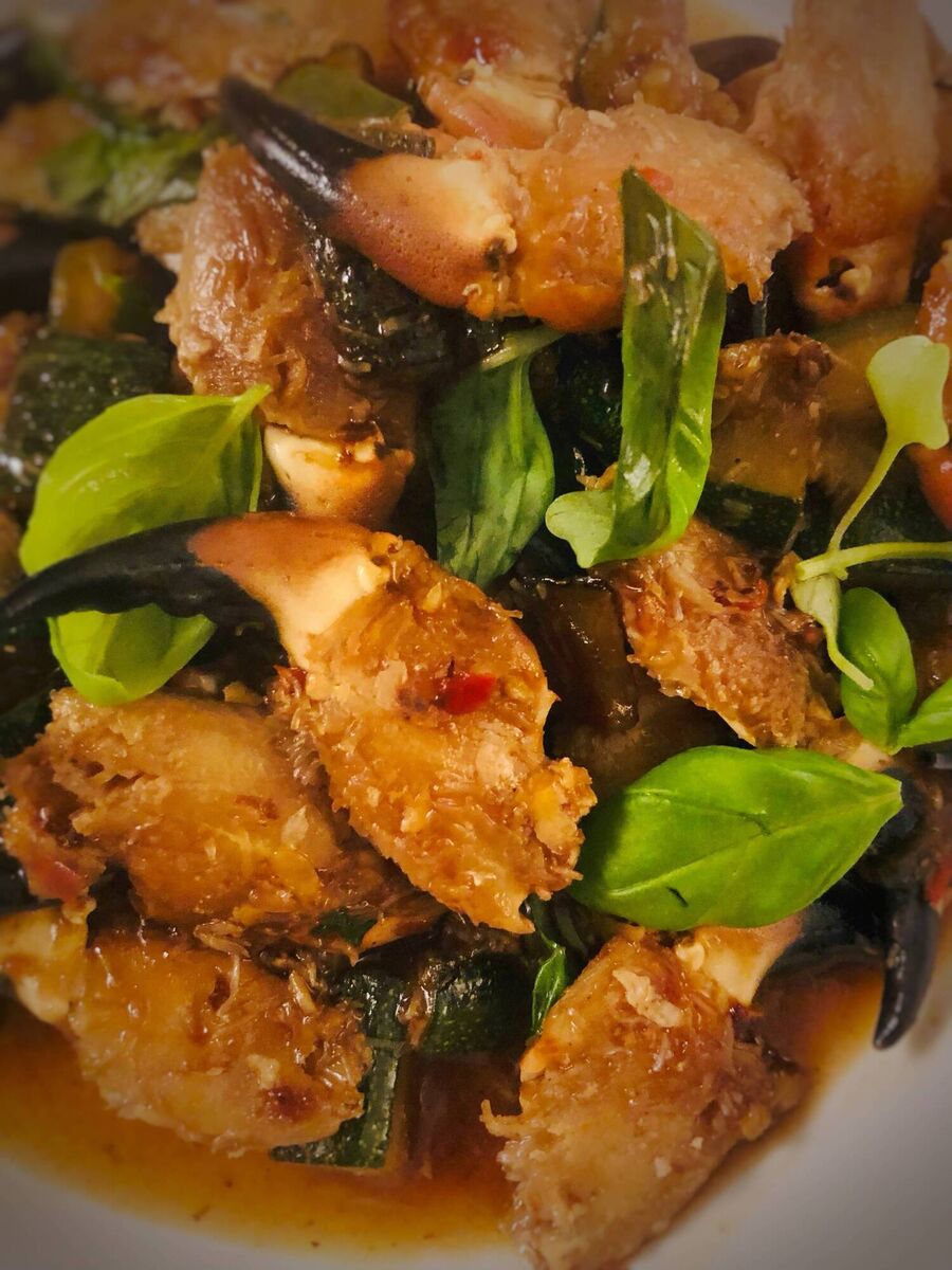 The dressing for these claws is oriental in style and simple in preparation.
