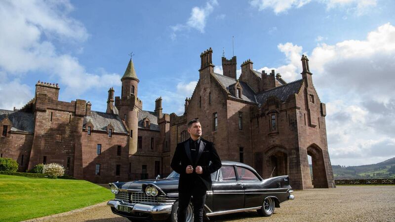 Cork date for magician and escapologist Steve Spade