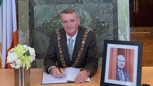 <p>The Lord Mayor of Cork, councillor Fergal Dennehy, has opened a book of condolence in memory of the late Don O'Leary.</p>