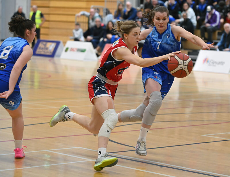 Gurranbraher Credit Union Brunell's Edel Thornton bursting past UCC Glanmire's Claire O'Sullivan during the Domino's Women's Super League the Mardyke Arena. Picture; Eddie O'Hare