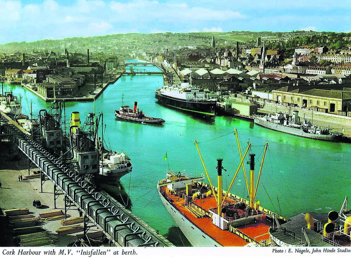 A John Hinde postcard of Cork quays in the early 1960s, showing the Innisfallen, the tugboat Francis Hallinan and a corvette of the Irish Naval Service. On the left is the Harbour Commissioners’ tender Cill Airne