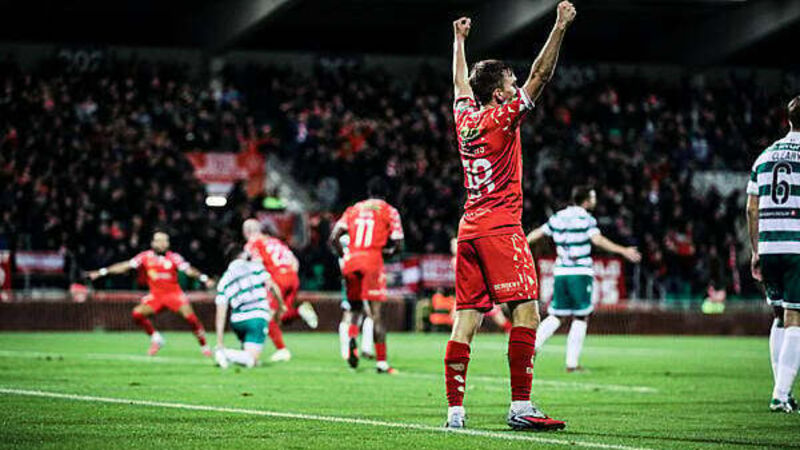 10-man Shelbourne stun Shamrock Rovers to extend their wait for the title 10-man Shelbourne stun Shamrock Rovers to extend their wait for the title