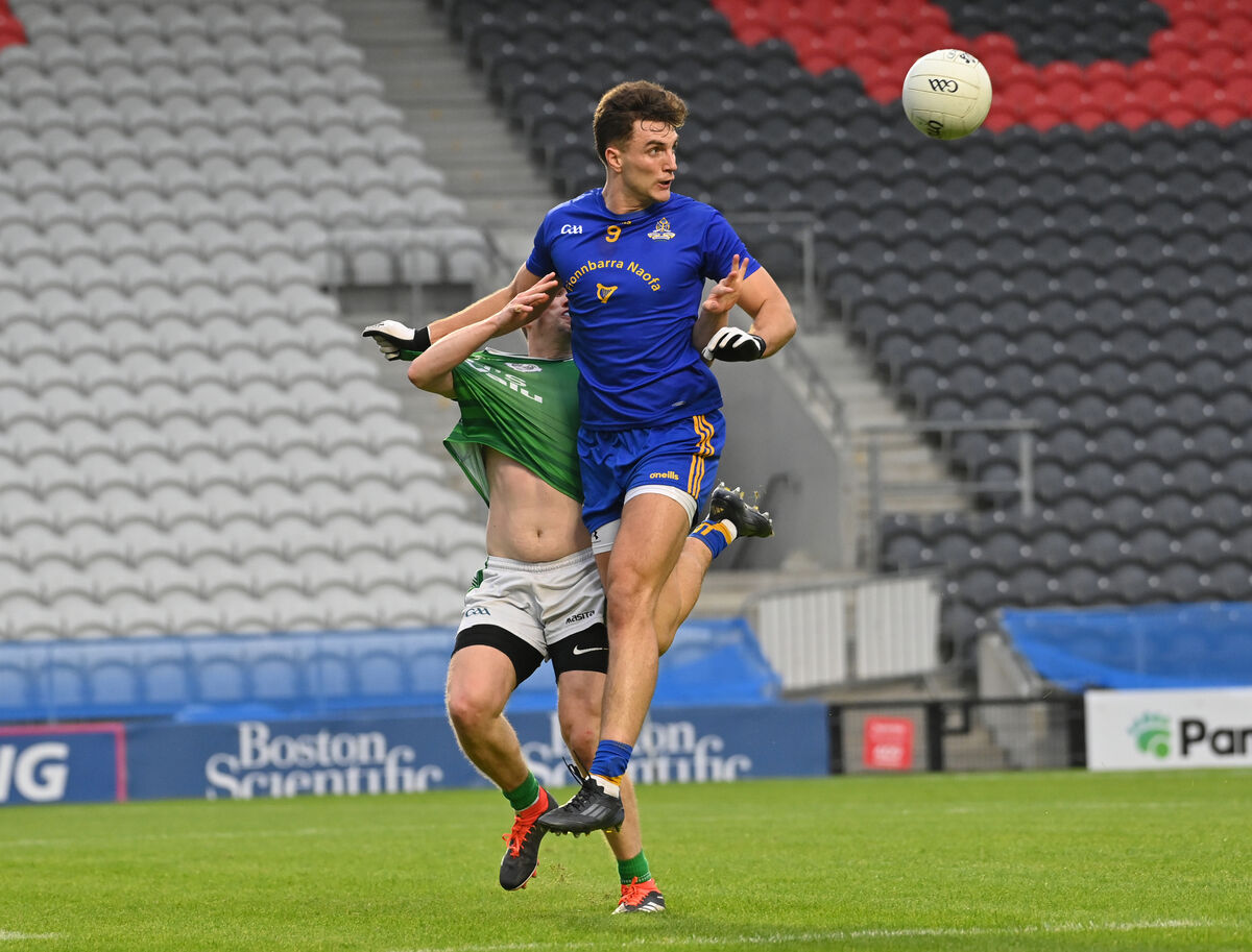 Brian Hayes of St Finbarr's winning this ball from Shane Murphy of Ballincollig. Picture: Dan Linehan Brian Hayes of St Finbarr's winning this ball from Shane Murphy of Ballincollig. Picture: Dan Linehan