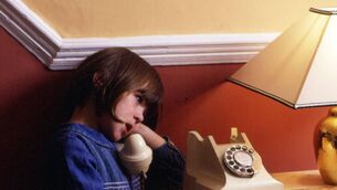 <p class="contextmenu internal_Caption">DOES THIS RING A BELL? Kathriona Devereux is getting a landline phone so her daughter can talk to her friend - the old-fashioned way! iStock</p>