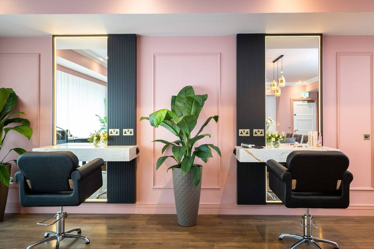 The bridal lounge features a dedicated hair and make-up area. 