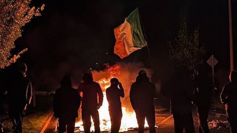 Six arrests as gardaí condemn ‘mob thuggery’ Six arrests as gardaí condemn ‘mob thuggery’