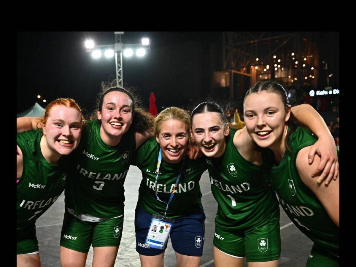 Coach Niamh Dwyer center with the Irish Youth Festival team Faye McDonnel, Helena Keane, Aoibheann Donnelly and Muireann Teahan that competed in European Youth Olympic Festival in North Macedonia last summer.
