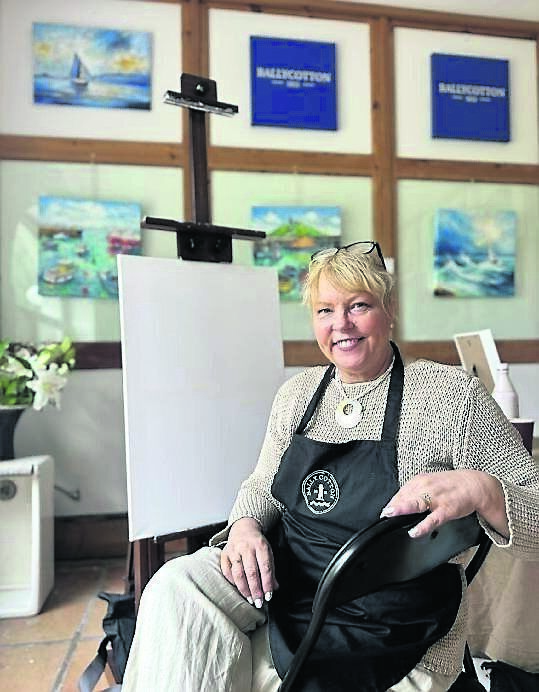  Ainé in the gallery. 