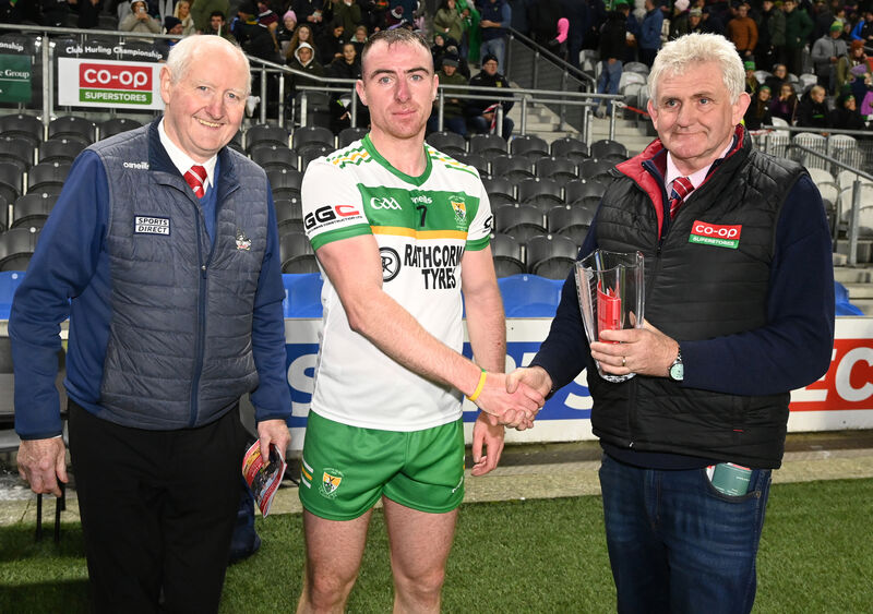 Dermot Foley of Co-op SuperStores presents the man of the match award to Bride Rovers' Shane O'Connor. Also pictured is Cork County Board chairperson Pat Horgan. Picture: Eddie O'Hare Dermot Foley of Co-op SuperStores presents the man of the match award to Bride Rovers' Shane O'Connor. Also pictured is Cork County Board chairperson Pat Horgan. Picture: Eddie O'Hare