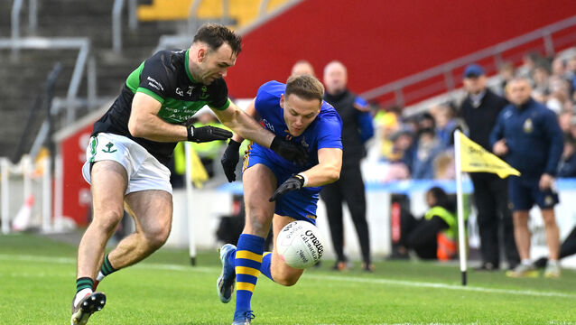 <p> Kieran Histon, Nemo Rangers, getting in a tackle on Steven Sherlock, St Finbarr's. Picture: Dan Linehan</p> <p> Kieran Histon, Nemo Rangers, getting in a tackle on Steven Sherlock, St Finbarr's. Picture: Dan Linehan</p>