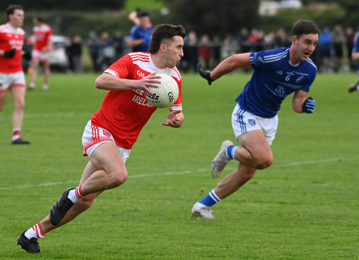 Iveleary's Chris Óg Jones goes past Bantry Blues' Billy Foley. Picture: Eddie O'Hare Iveleary's Chris Óg Jones goes past Bantry Blues' Billy Foley. Picture: Eddie O'Hare