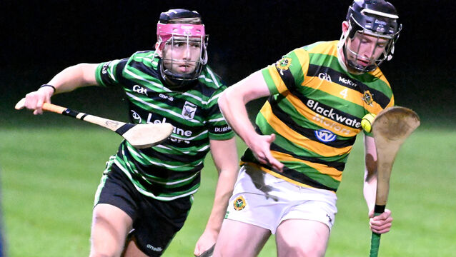 <p>Oisin O'Connell, Glen Rovers, breaks from Eoin O'Sullivan, Douglas, during their Pharmacare City Division U21 'A' HC semi-final at Douglas. Picture: Eddie O'Hare</p>