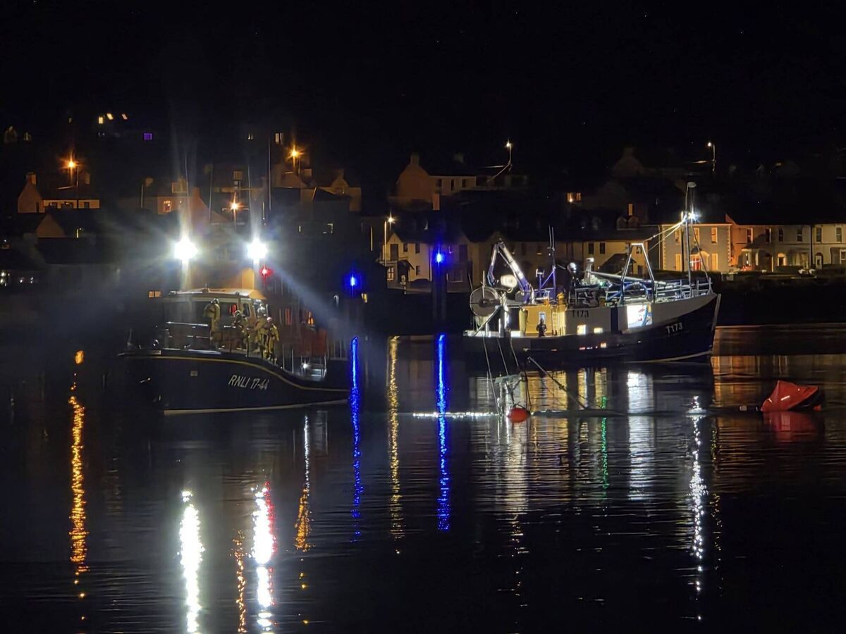 Fishing boat fully submerged in West Cork harbour. Call Out 29th October at 20:47 Castletownbere Coast Guard were tasked to an incident in Castletownbere harbour to reports of a boat in distress. Pic: Castletownbere Coast Guard Fishing boat fully submerged in West Cork harbour. Call Out 29th October at 20:47 Castletownbere Coast Guard were tasked to an incident in Castletownbere harbour to reports of a boat in distress. Pic: Castletownbere Coast Guard