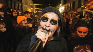 <p>Kabin Krew members in full flow at the Dragon of Shandon Parade as it passed North Main Street. Pictures: Noel Sweeney.</p>