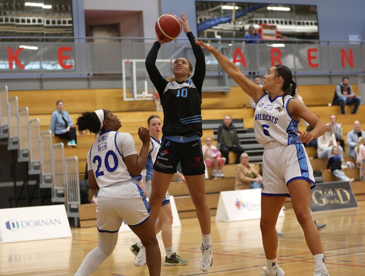Jewel Watkins, UCC Glanmire, Tara Brown and Sarah Hickey, Waterford Wildcats.  Women's Super League Basketball, UCC Glanmire V's SETU Waterford Wildcats, at the Mardyke Arena, Cork.   Jewel Watkins, UCC Glanmire, Tara Brown and Sarah Hickey, Waterford Wildcats.  Women's Super League Basketball, UCC Glanmire V's SETU Waterford Wildcats, at the Mardyke Arena, Cork.