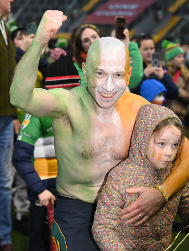 Bride Rovers supporters Donal and Clodagh Arnold celebrate the win. Picture: Eddie O'Hare Bride Rovers supporters Donal and Clodagh Arnold celebrate the win. Picture: Eddie O'Hare