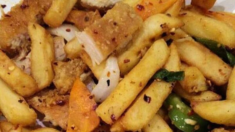 School canteen lady who served 'overflowing spice bags' to students wins unfair dismissal case