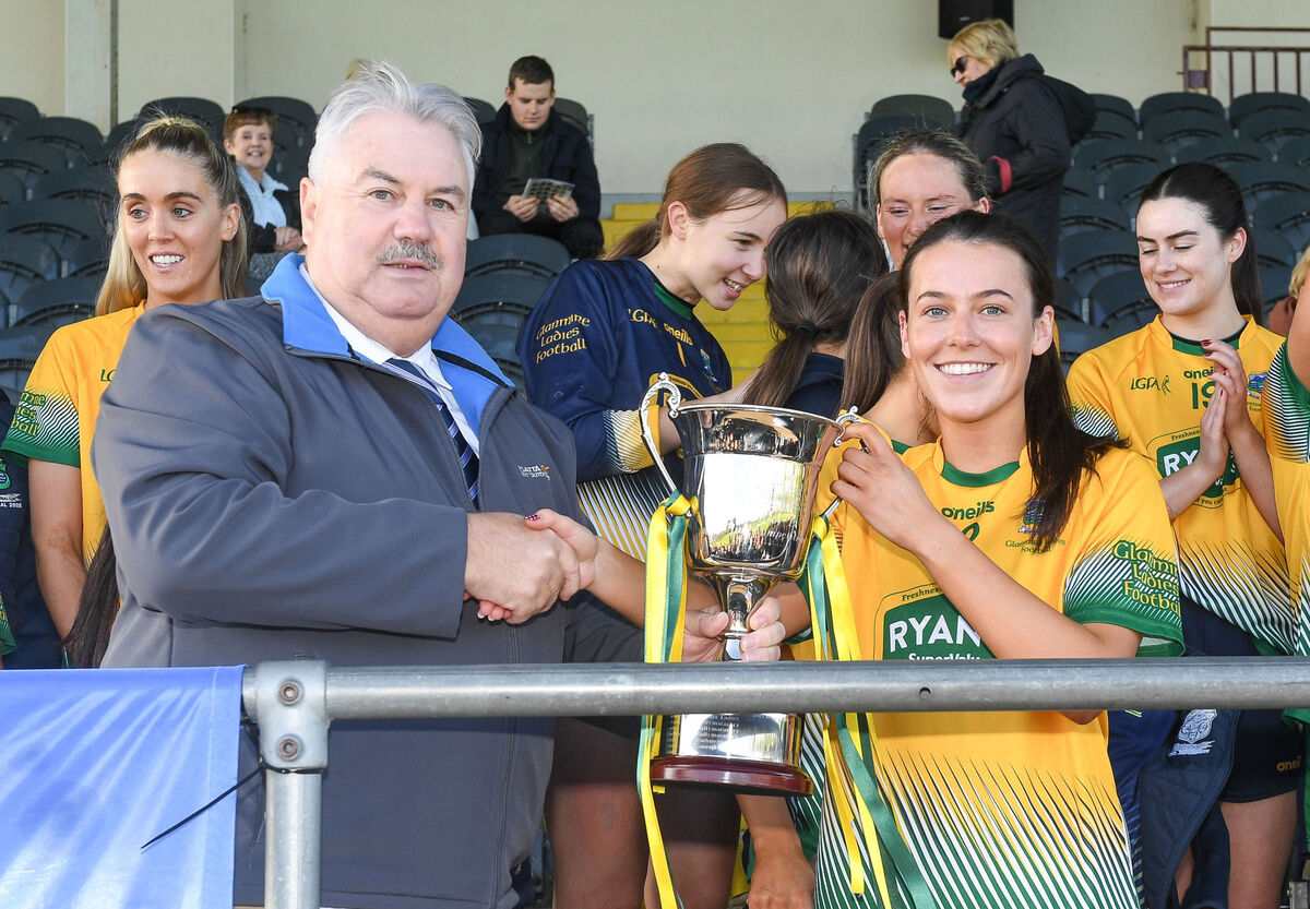 Robbie Smyth, Munster LGFA president presents the cup to Glanmire captain Ally McCarthy after they defeated Kilmurry/Ibrickane in the AIB Munster Ladies Senior B Football championship final at Mallow. Picture: David Keane Robbie Smyth, Munster LGFA president presents the cup to Glanmire captain Ally McCarthy after they defeated Kilmurry/Ibrickane in the AIB Munster Ladies Senior B Football championship final at Mallow. Picture: David Keane