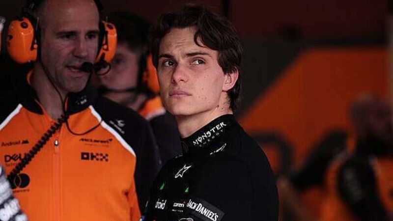 Oscar Piastri hands Lando Norris title boost after crashing out of sprint