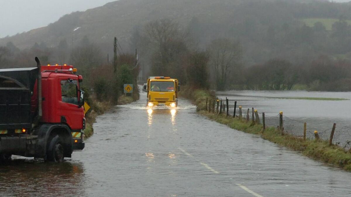 Spot flooding in Cork as yellow rainfall status to continue until 2pm