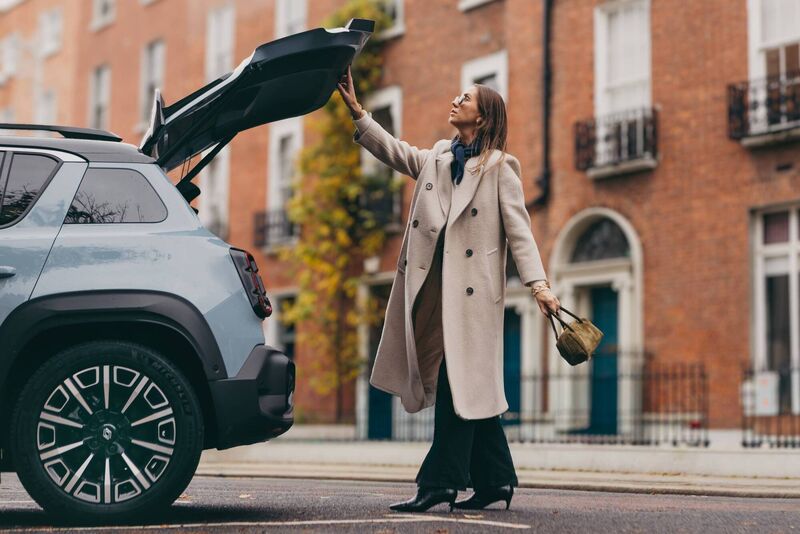 Clèmentine MacNeive loves the ease of parking and the versatility of the all-new Renault.