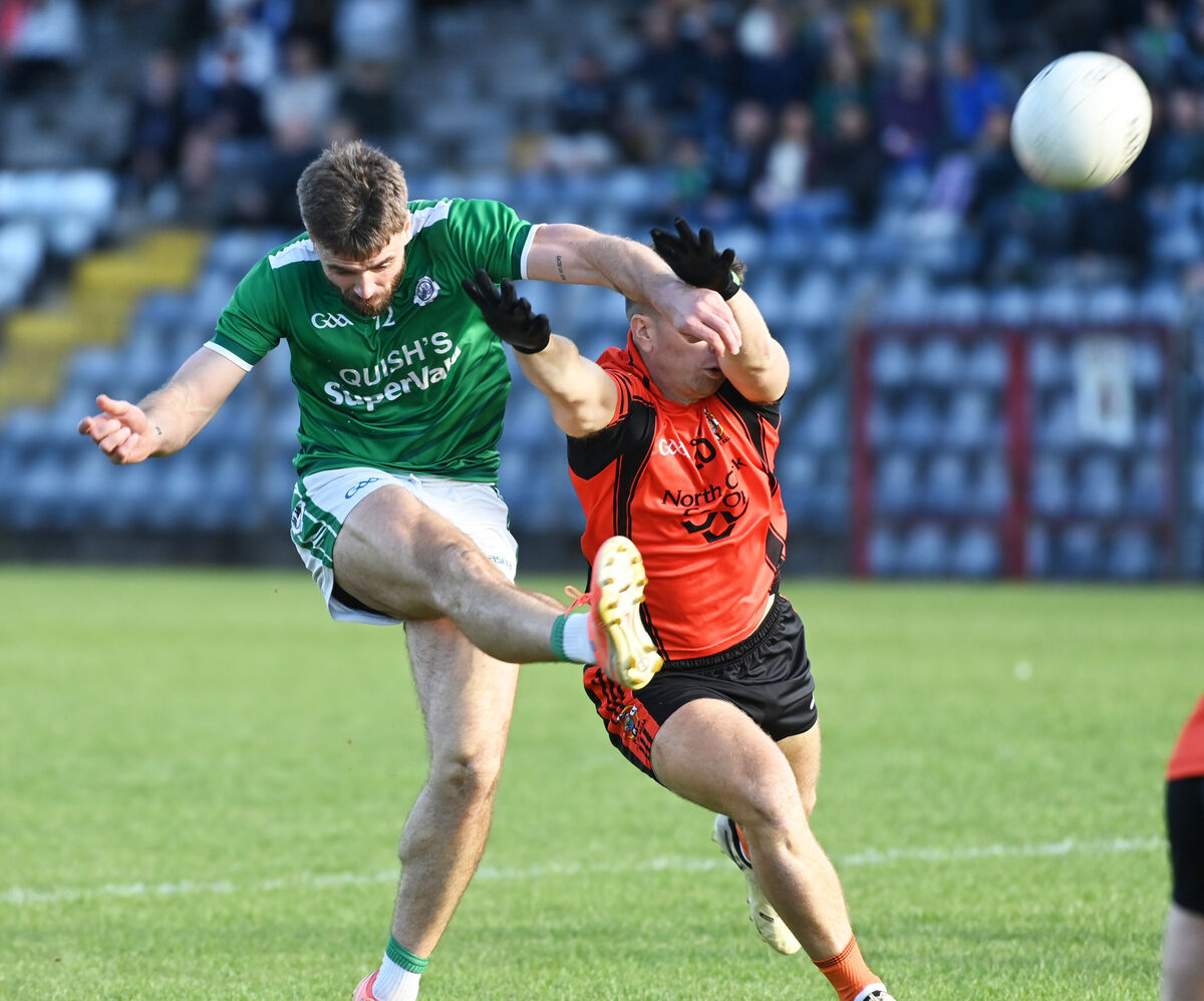 Ballincollig's Peter O'Neill shoots past Duhallow's Colin Walsh during the McCarthy Insurance Group Cork Premier SFC quarter final at Páirc Uí Rinn. Picture: Eddie O'Hare
