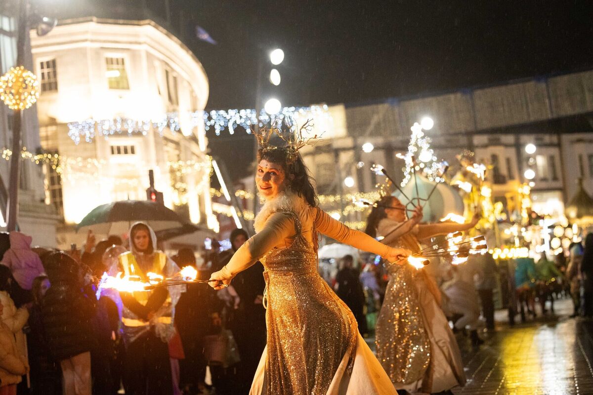LUXe Street Theatre performing on Patrick St at the Corkmas Christmas Parade. Pic. Darragh Kane LUXe Street Theatre performing on Patrick St at the Corkmas Christmas Parade. Pic. Darragh Kane