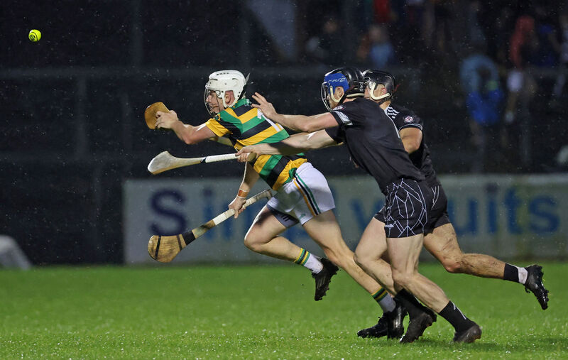  Adam Lynch, Glen Rovers, gets away from Conor Lehane and Mikey Finn, Midleton, during the Cork PSHC quarter final. Picture: Jim Coughlan.