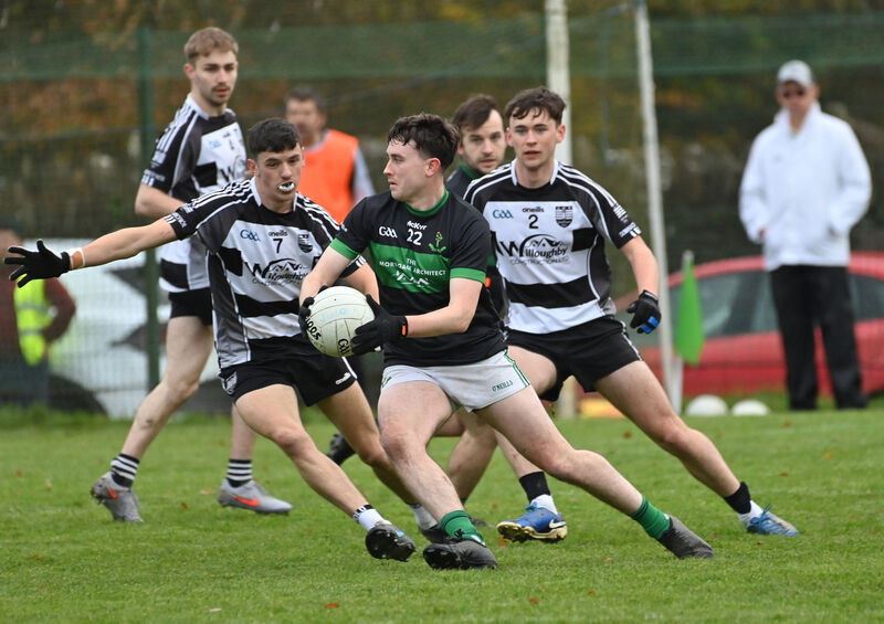  Seán Nagle, Nemo Rangers looking to go past Donoughmore players Kevin O'Connell and Rory Honohan. Picture: Dan Linehan
