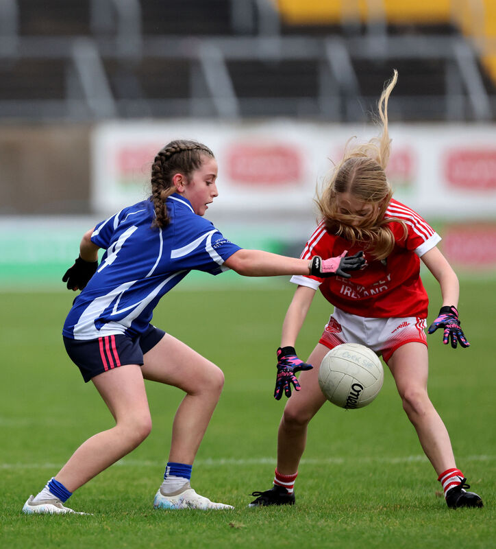 Ruby O’Brien, Inchigeela, in action against Lucy Mac Sullivan, Ballinagree. Picture: Jim Coughlan. Ruby O’Brien, Inchigeela, in action against Lucy Mac Sullivan, Ballinagree. Picture: Jim Coughlan.