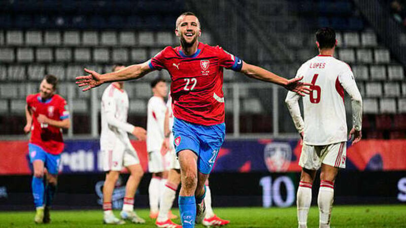 Tomas Soucek stripped of Czech captaincy after ignoring fans