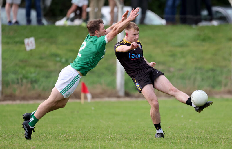  Fermoy's Ben Twomey takes a shot against Dohenys. Picture: Jim Coughlan