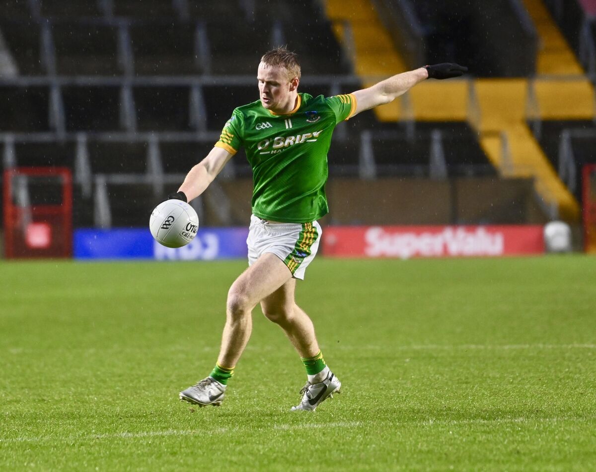  Damien Gore of Kilmacabea kicks a point from a free against Donoughmore. Picture: Larry Cummins