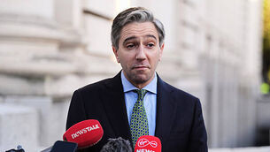 82195836 Cabinet meeting