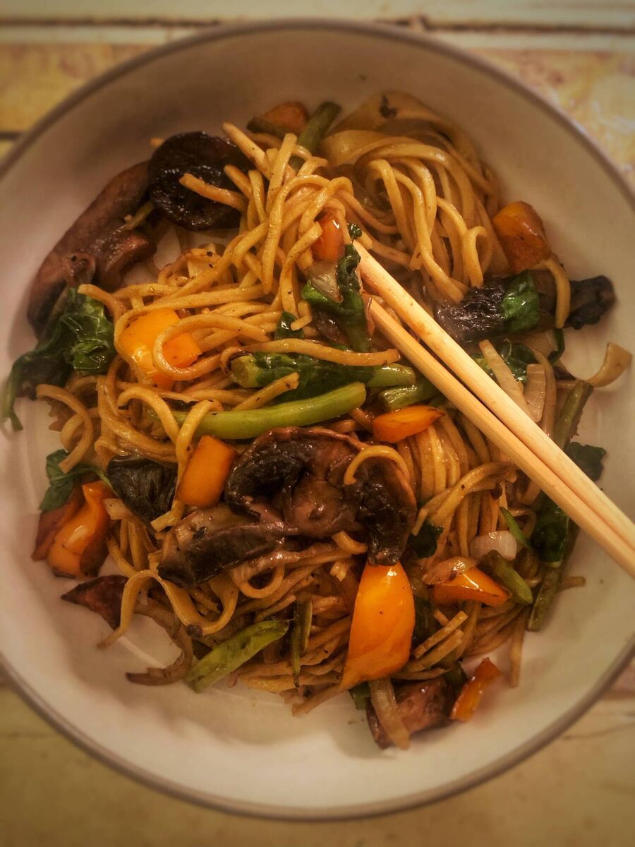 Di's recipe works well with egg noodles or rice noodles. 