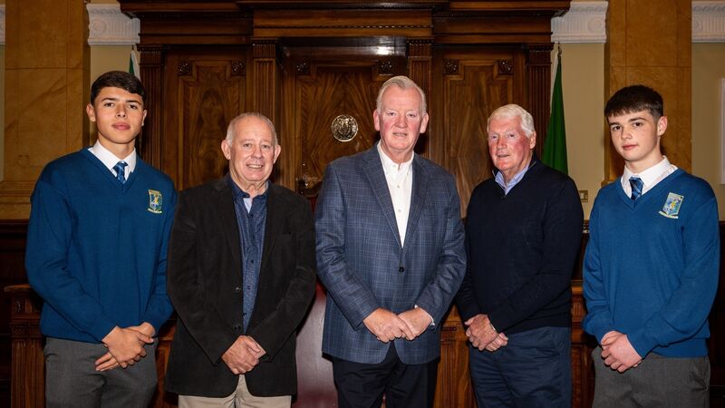 Coláiste Iognaid Rís heroes of 1975 honoured at special event in City Hall