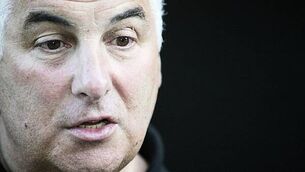 Mitch Winehouse ‘a bully’ who knew about ownership of auction items, court told Mitch Winehouse ‘a bully’ who knew about ownership of auction items, court told