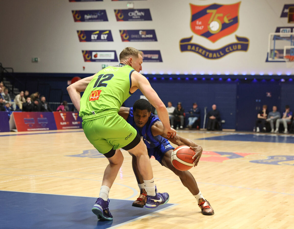  Mike Hayes, Neptune, takes on Daniel Jokubaitis, Tralee Warriors. Picture: Jim Coughlan.