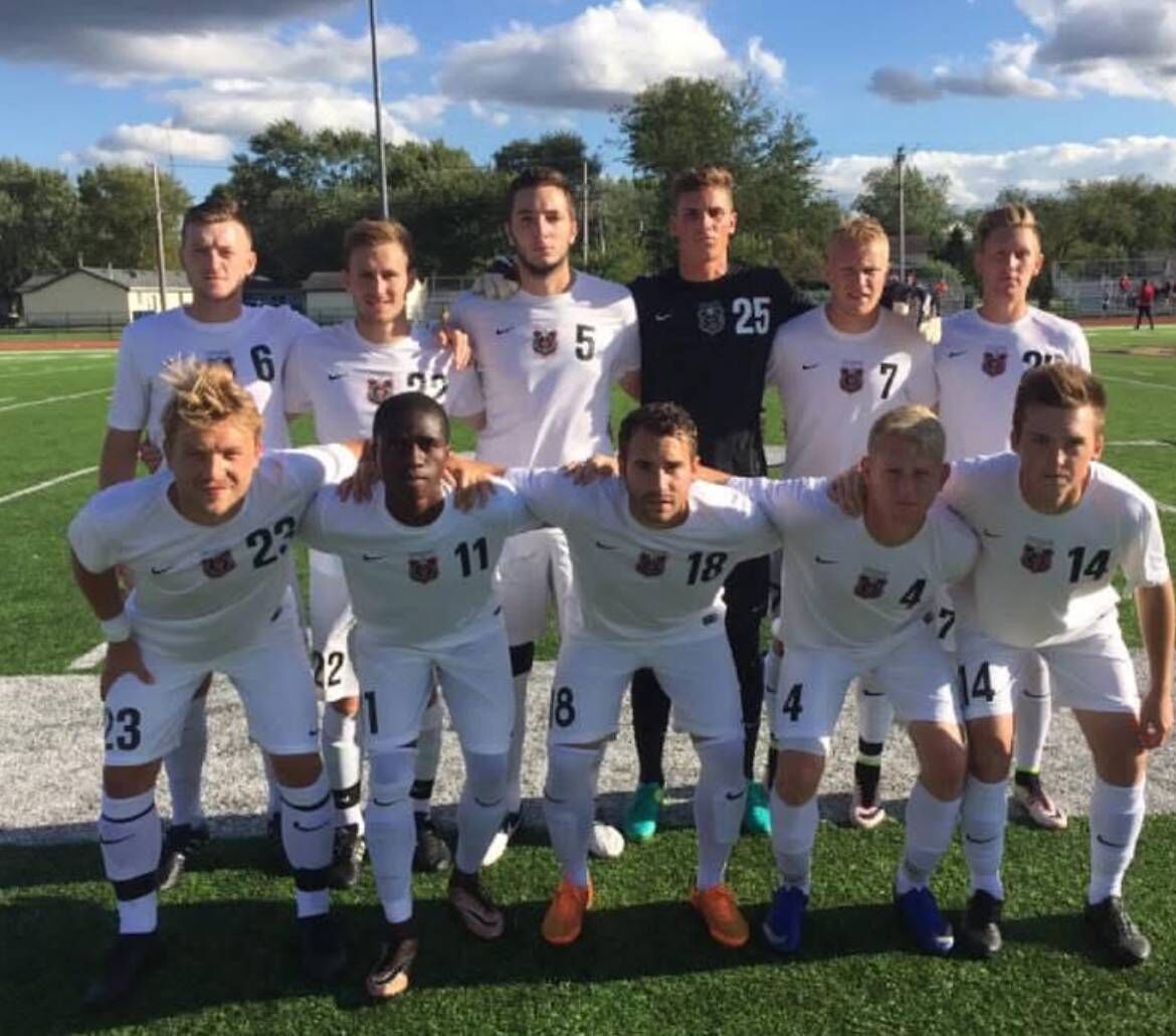 Ballincollig native Stephen Carroll pictured with his Detroit team has officially retired from the game.