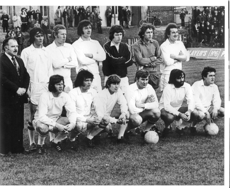 Georgie Best played his first match for Celtic against Drogheda at Flower Lodge in December 1975. Back: Paul O’Donovan, Brian McSweeny, John McCarthy, Keith Edwards, Jerry Myers (made way for Best), Alfie McCarthy, Ger O’Leary. Front: Paddy Shortt, Liam Gillen, Richie Brooks, John Carroll, George Best, Pat Ahern. (Ref Exam photo) PC 