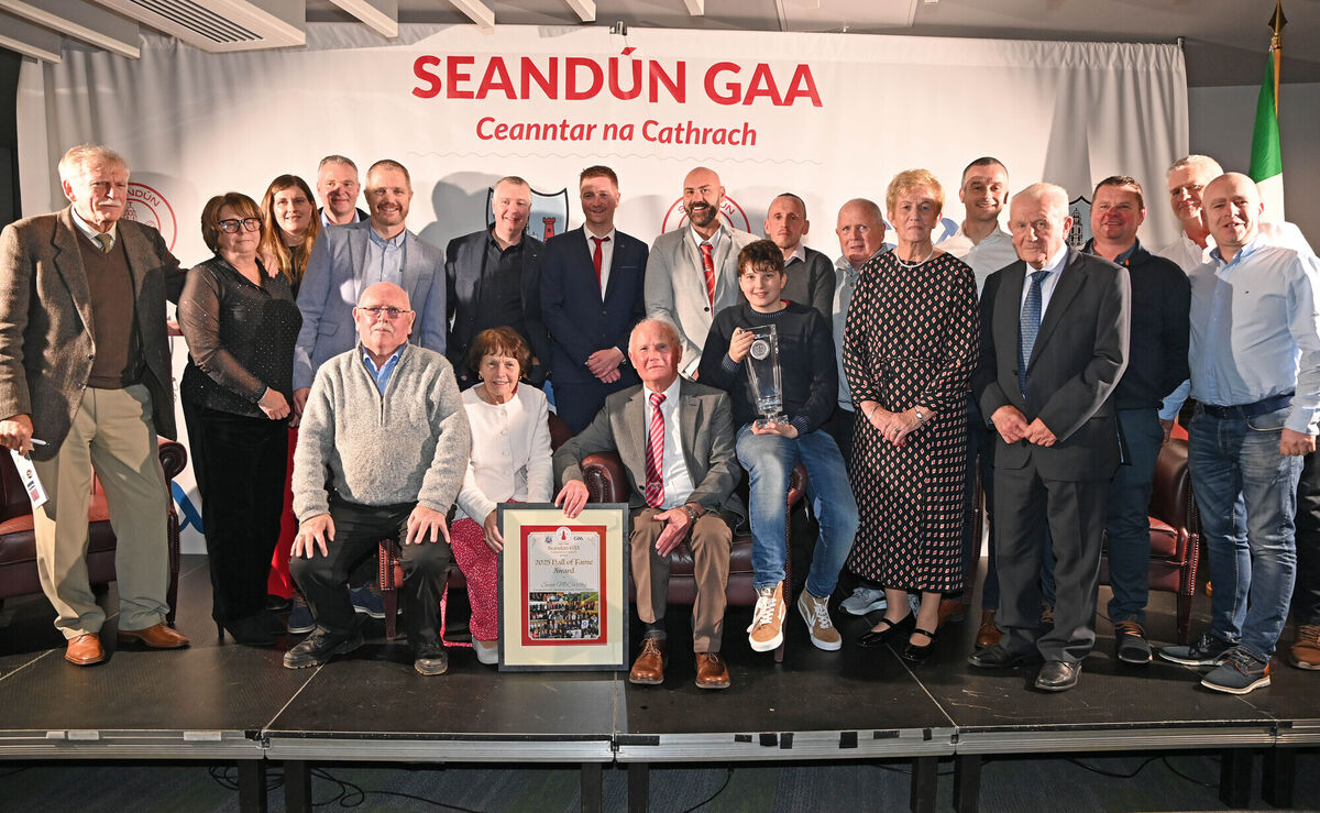 Seán McCarthy, Hall of Fame winner, with his wife Ann, and members of Mayfield GAA, at the Seandún centenary dinner at SuperValu Páirc Uí Chaoimh. Picture: Eddie O’Hare
Seán McCarthy, Hall of Fame winner, with his wife Ann, and members of Mayfield GAA, at the Seandún centenary dinner at SuperValu Páirc Uí Chaoimh. Picture: Eddie O’Hare