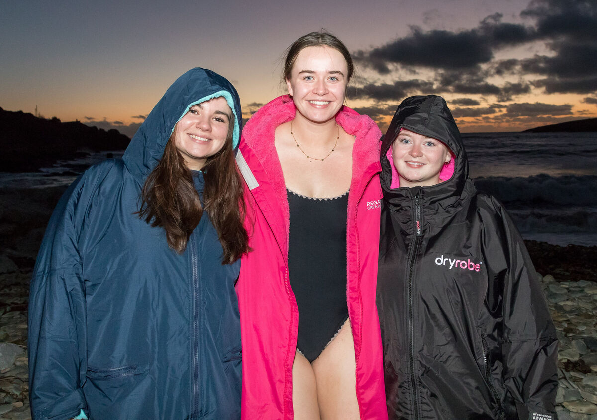 Nicole O’Leary, Danú Ní Thuama and Lauren Deasy from Carrigaline at the Christmas day swim at Fountainstown. Picture: David Creedon Nicole O’Leary, Danú Ní Thuama and Lauren Deasy from Carrigaline at the Christmas day swim at Fountainstown. Picture: David Creedon