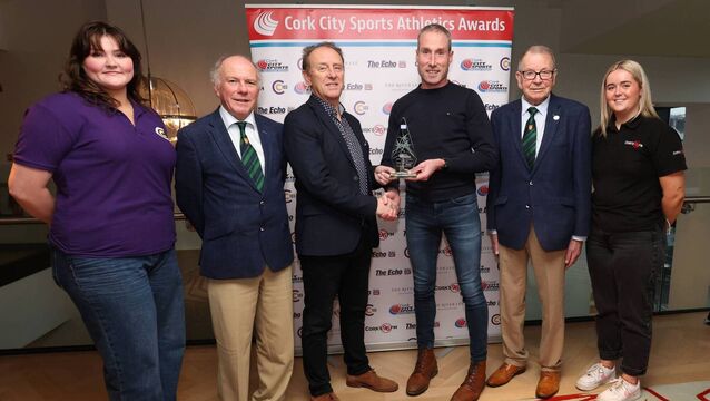 <p>Eoghan Dinan, The Echo, presenting the October award to Michael Harty, East Cork AC, also included are, Hannah Gahan, C103 FM, Ray Shanahan, Chairman Cork City Sports, Frank Walley, President Cork City Sports and Grace Lynch, 96FM, at The River Lee Hotel, Cork. Picture: Jim Coughlan.</p>
