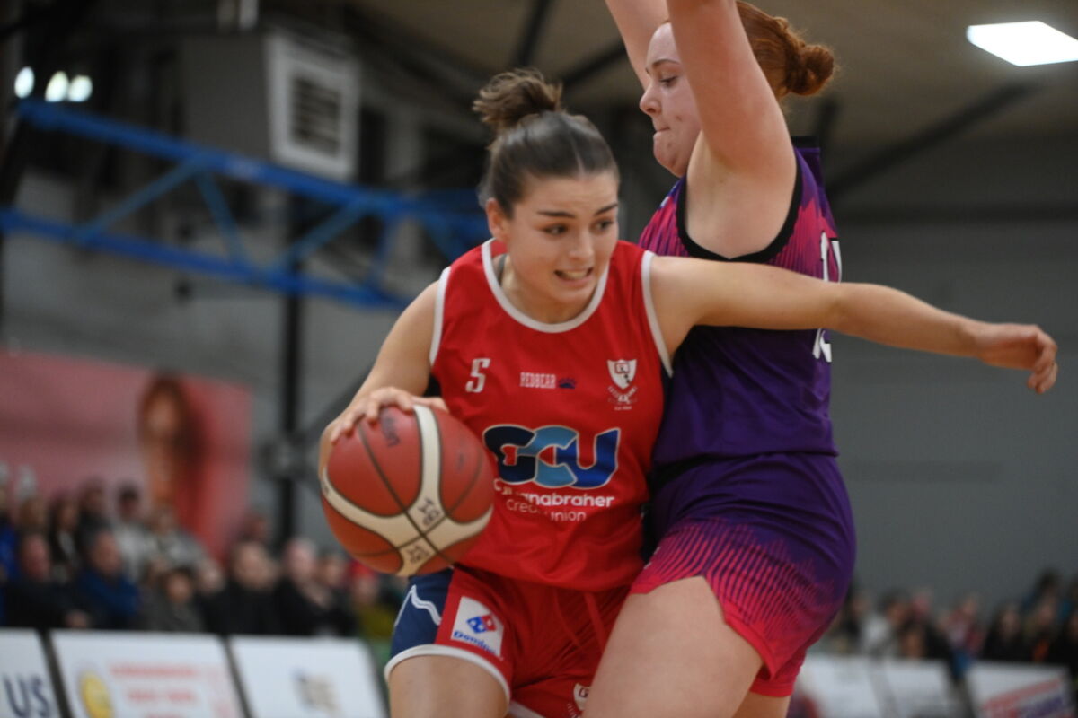  Clodagh Downey battles for Brunel against Glanmire. BASKETBALL: Women's U20 National Cup semi-final: Gurranabraher Credit Union Brunell vs Glanmire in Parochial Hall, Gurranabraher, Cork. Picture: Larry Cummins