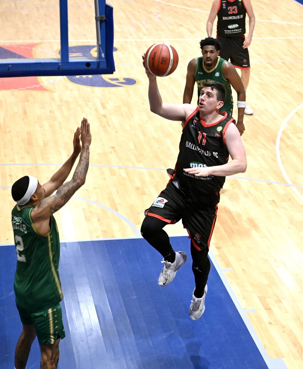 Ciaran O’Sullivan scores for Ballincollig. Picture: Larry Cummins